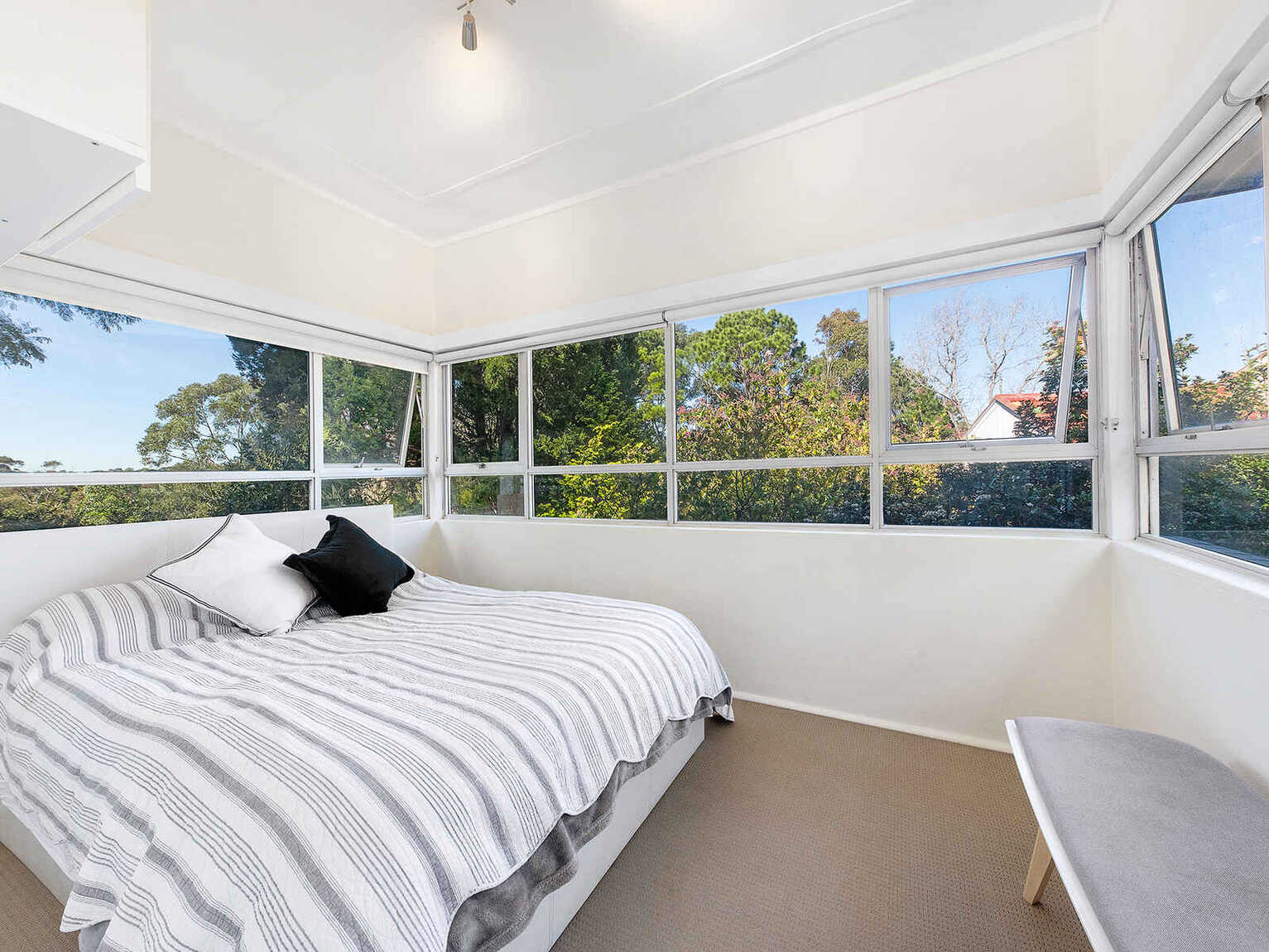 28 Morotai Crescent Castlecrag 28 Morotai Crescent Castlecrag