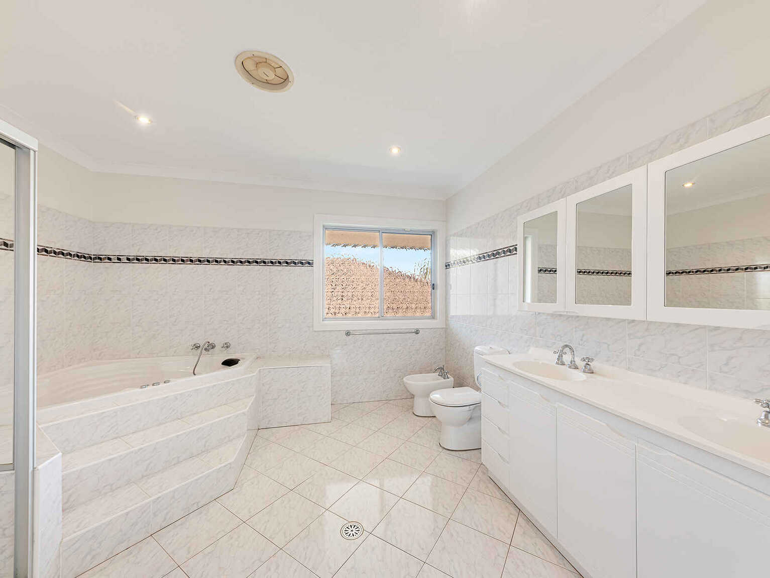 75 Baringa Road Northbridge