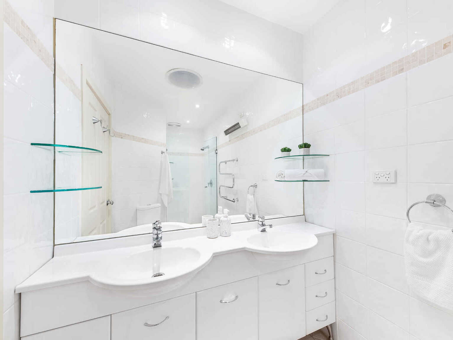200 Sailors Bay Road Northbridge 200 Sailors Bay Road Northbridge