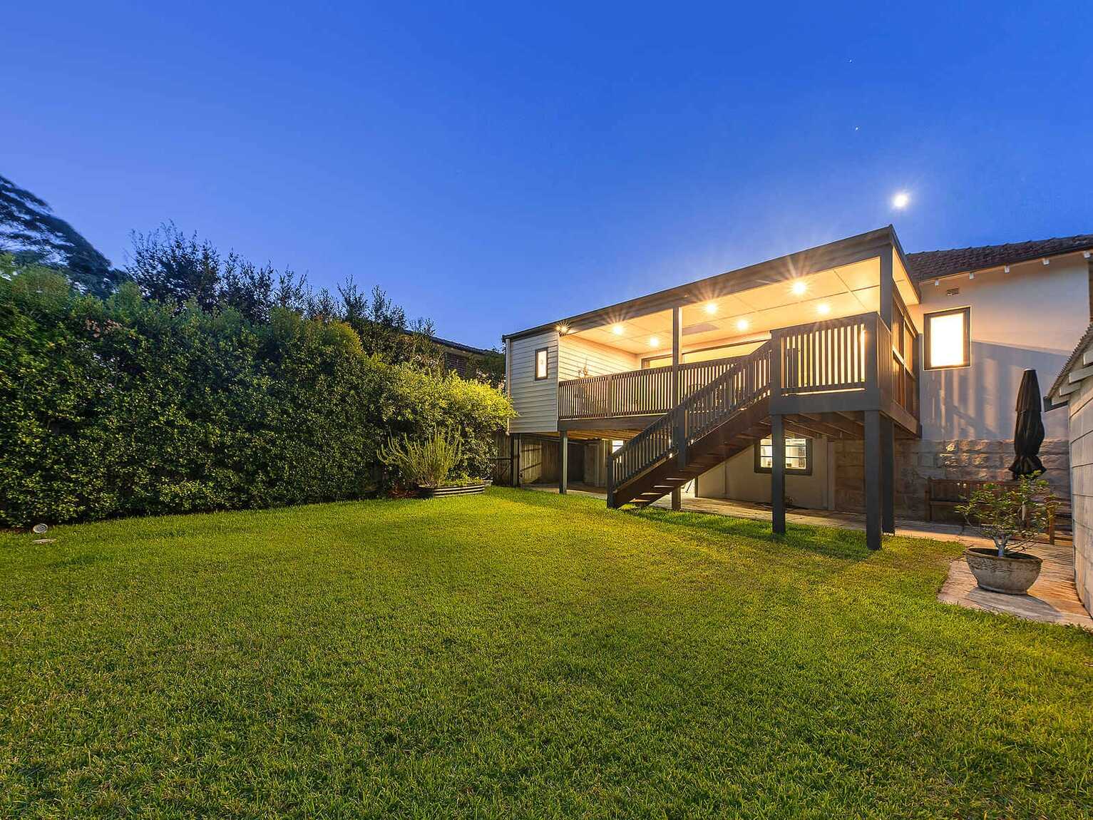 18 Baringa Road Northbridge