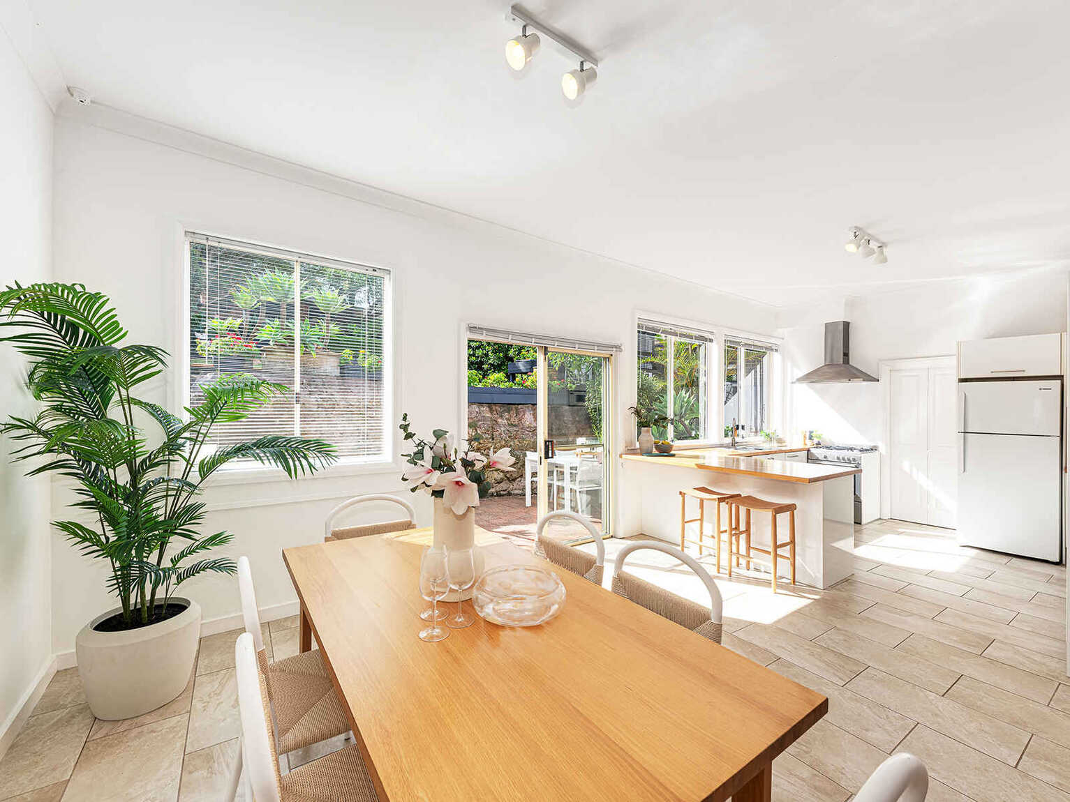 37 Strathallen Avenue Northbridge 37 Strathallen Avenue Northbridge