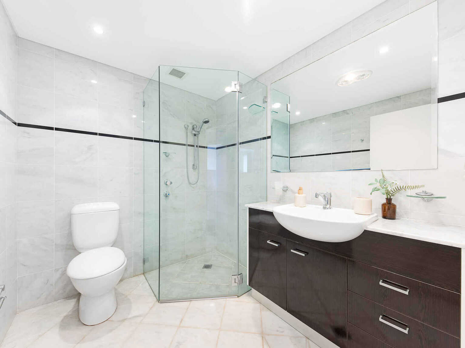 2/183 Sailors Bay Road Northbridge
