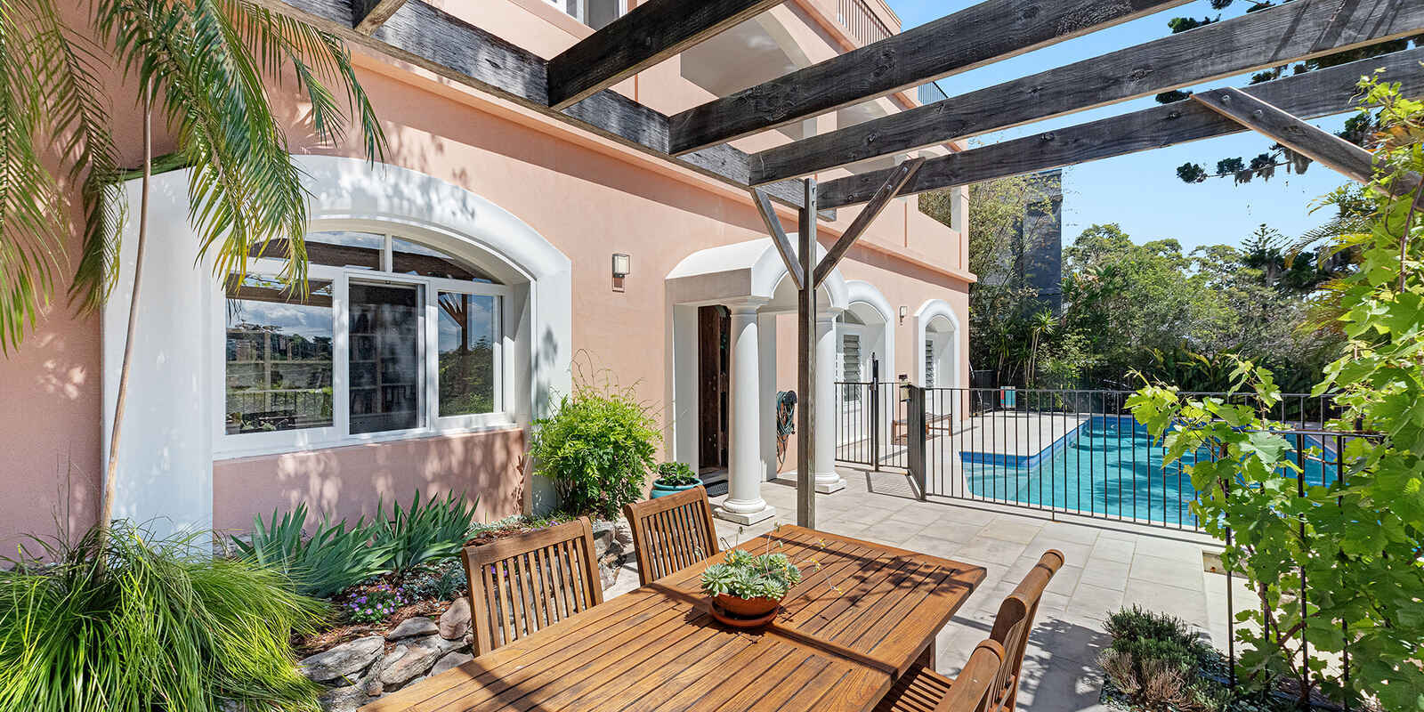 12 Rembrandt Drive Middle Cove 12 Rembrandt Drive Middle Cove