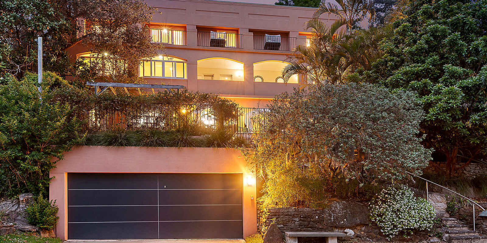 12 Rembrandt Drive Middle Cove 12 Rembrandt Drive Middle Cove