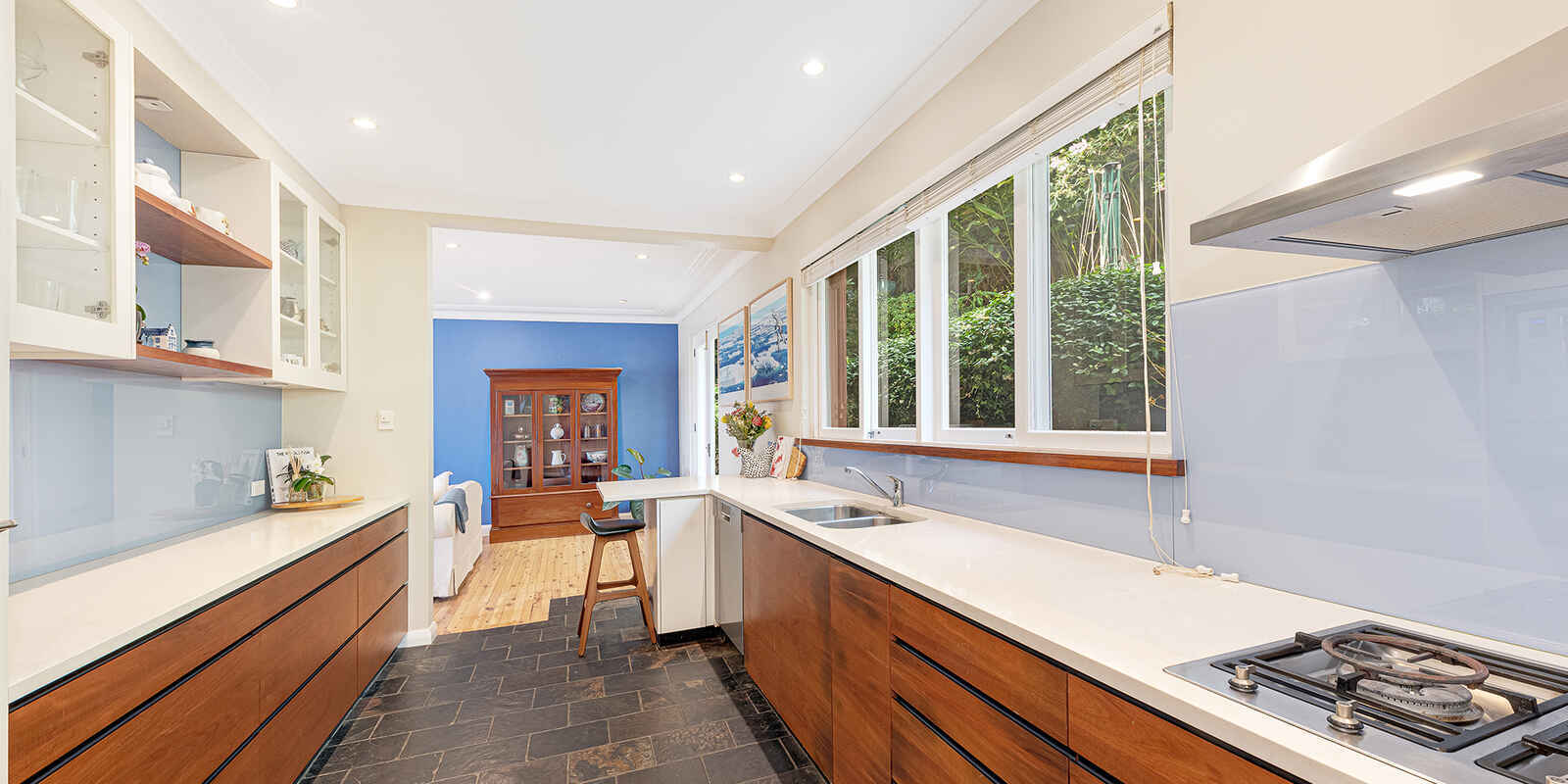 12 Rembrandt Drive Middle Cove 12 Rembrandt Drive Middle Cove