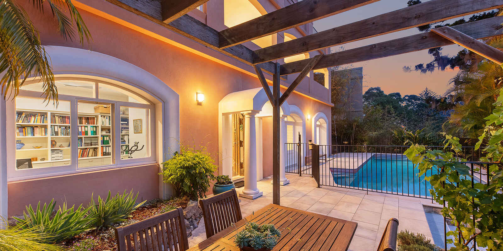 12 Rembrandt Drive Middle Cove 12 Rembrandt Drive Middle Cove