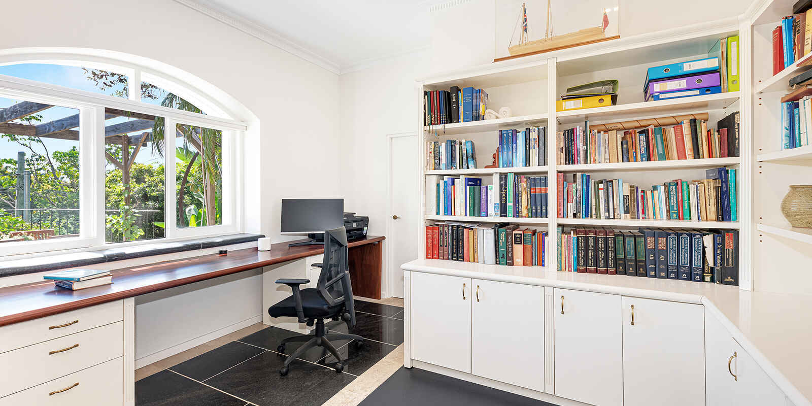 12 Rembrandt Drive Middle Cove 12 Rembrandt Drive Middle Cove