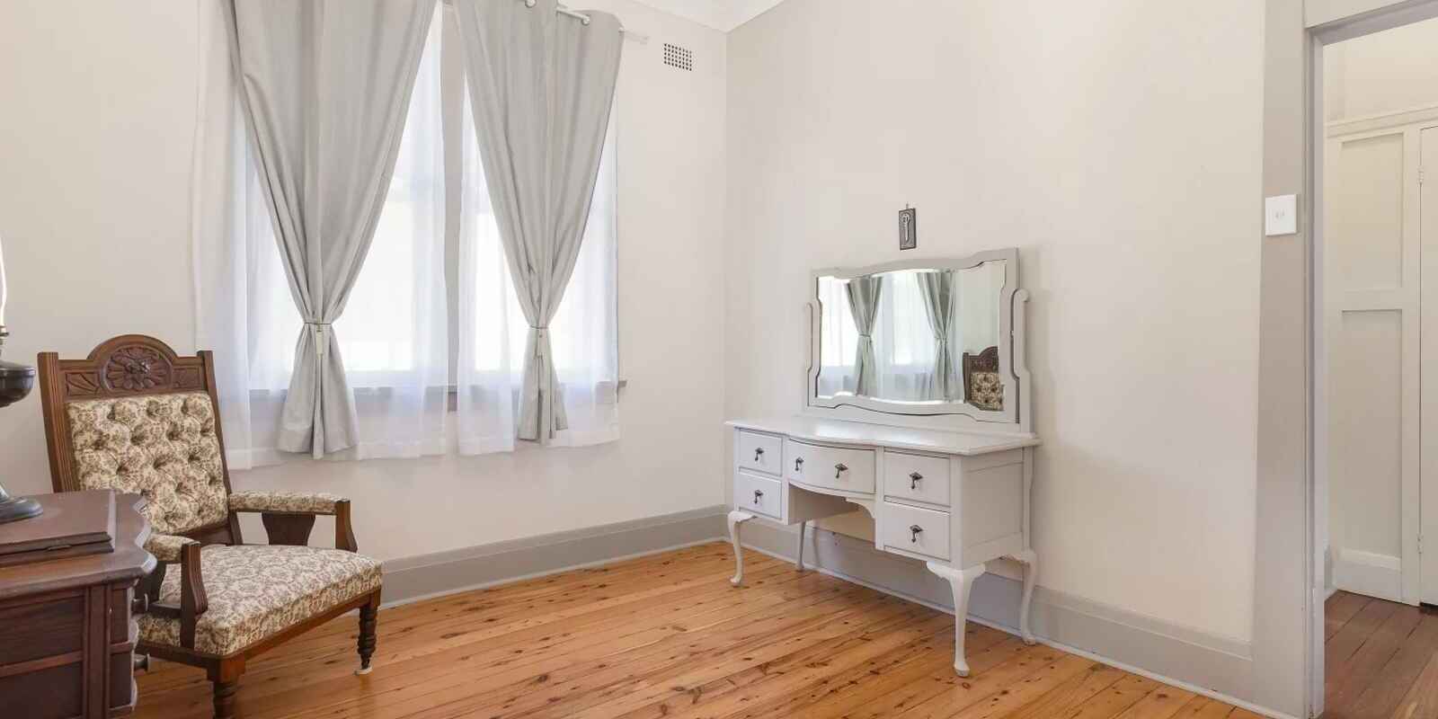 2 Merrenburn Avenue Naremburn