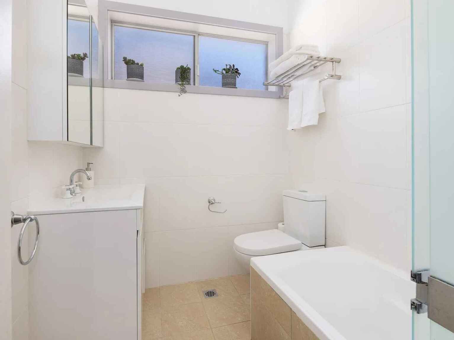 2 Merrenburn Avenue Naremburn