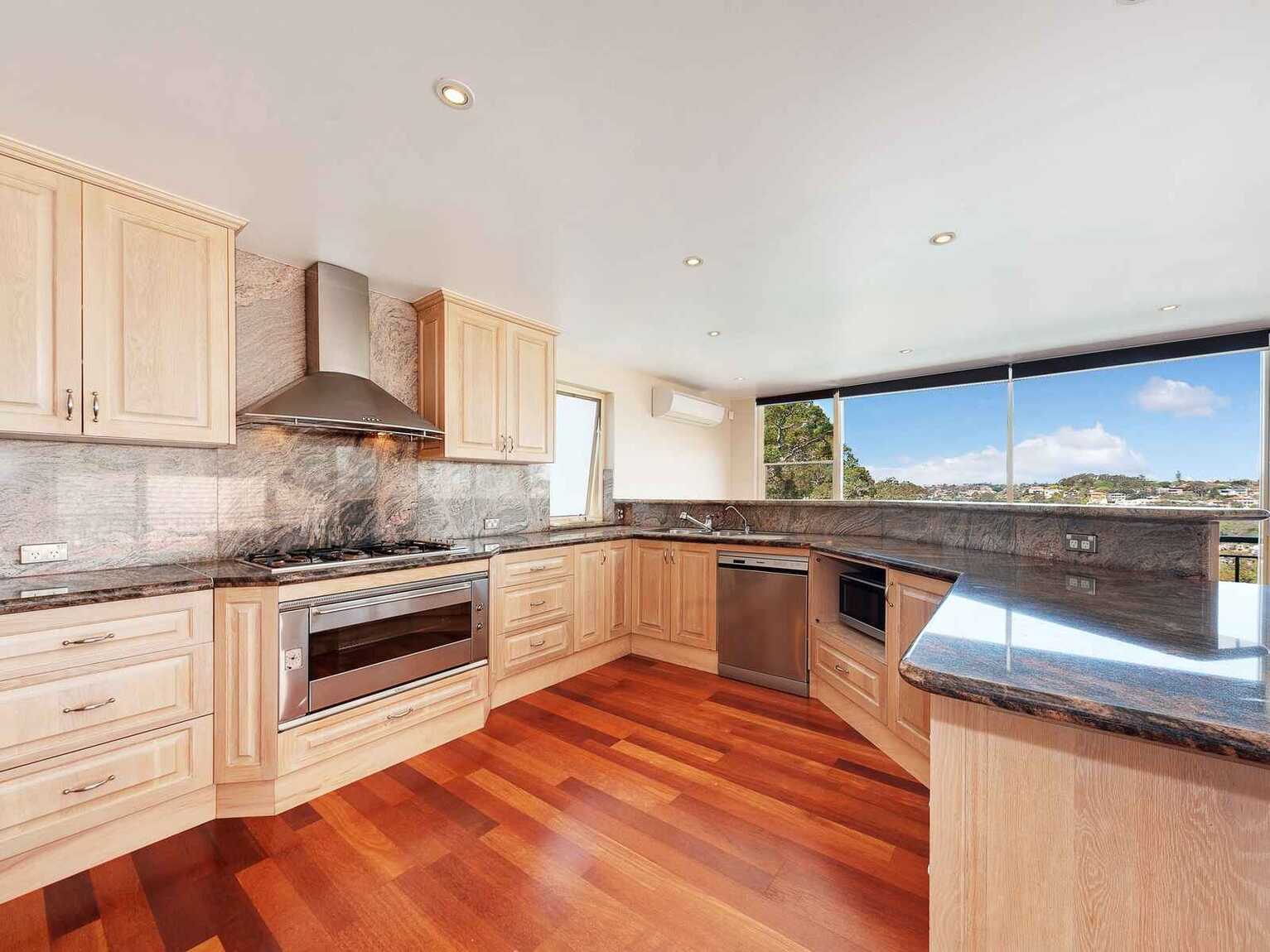 242  Edinburgh Road  Castlecrag