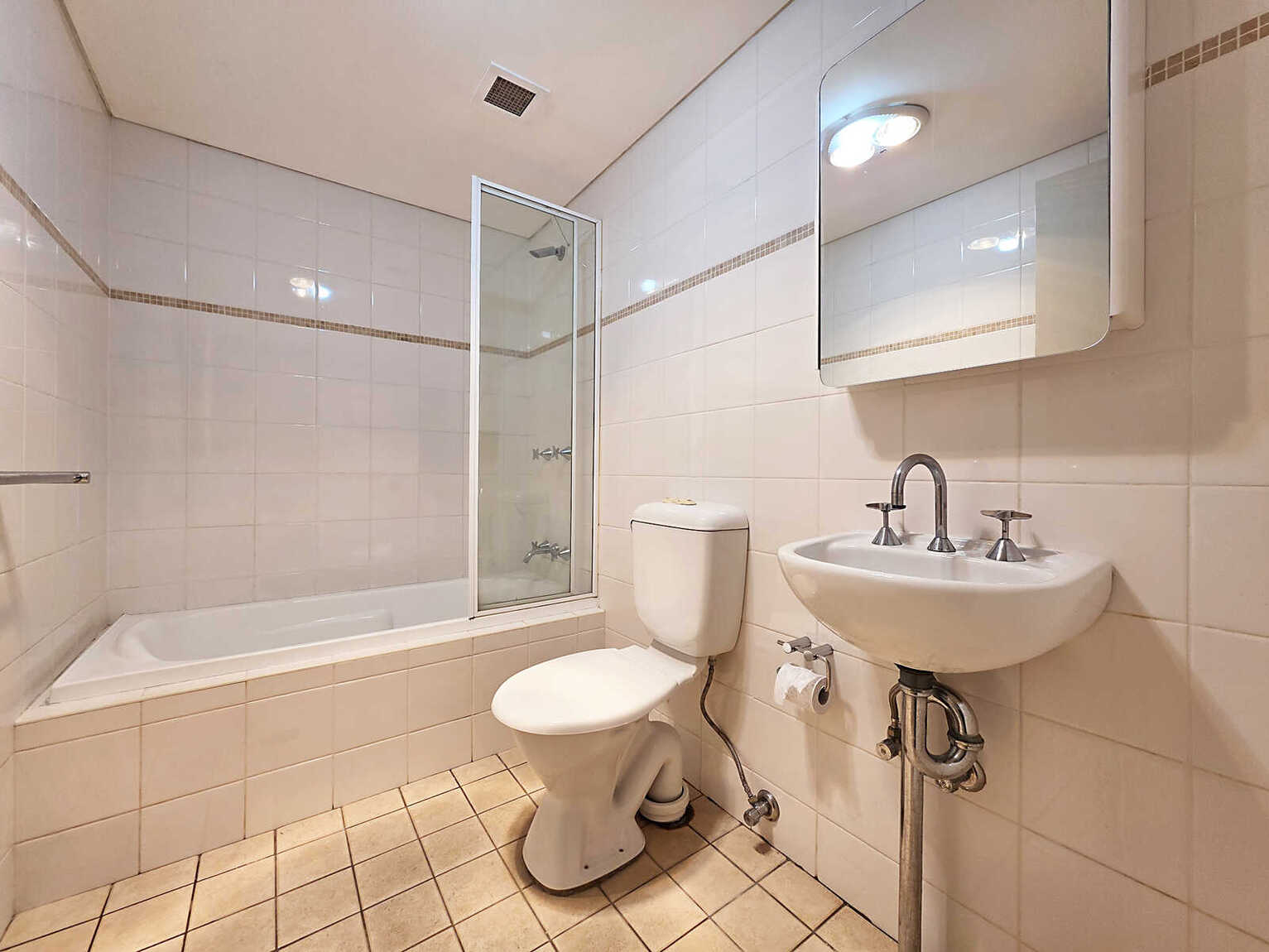 2/173 Sailors Bay Road  Northbridge