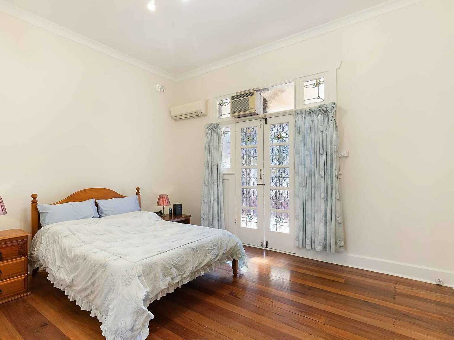 4 Merrenburn Ave Naremburn