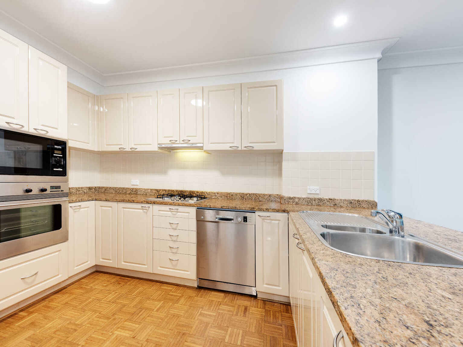 13/135 Sailors Bay Road Northbridge