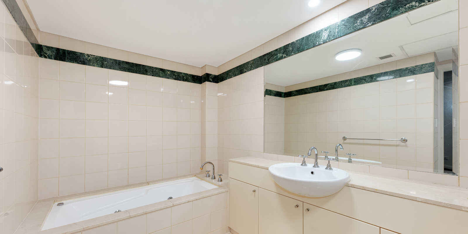 13/135 Sailors Bay Road Northbridge